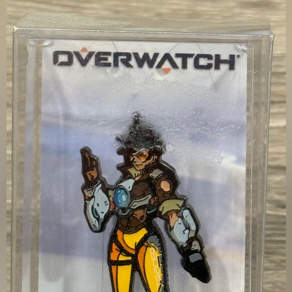 Overwatch Tracer Figpin 132 New in Box - Picture 3 of 9